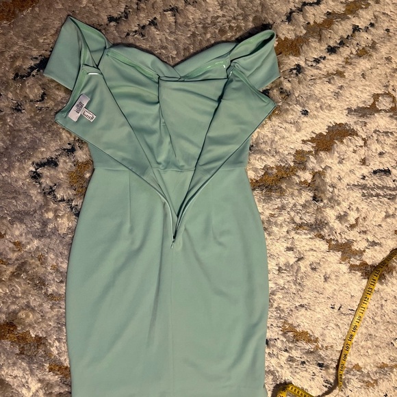 Badgley Mischka Green Off-Shoulder Bodycon Midi Dress - Picture 6 of 8